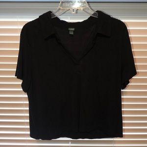 cropped black collared top !